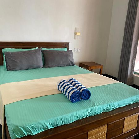 Sapphire Blue Hotell Hikkaduwa Exteriör bild
