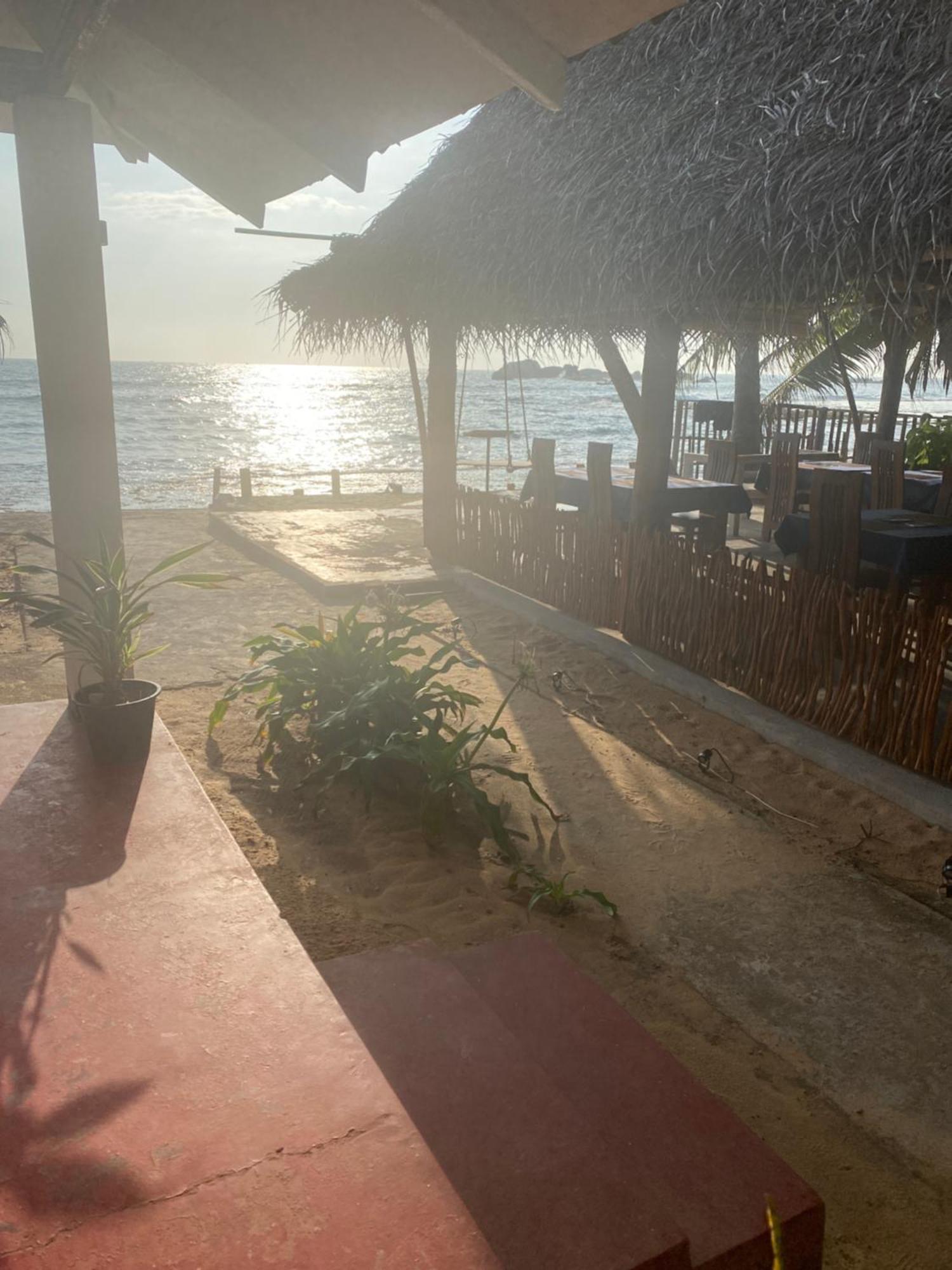 Sapphire Blue Hotell Hikkaduwa Exteriör bild