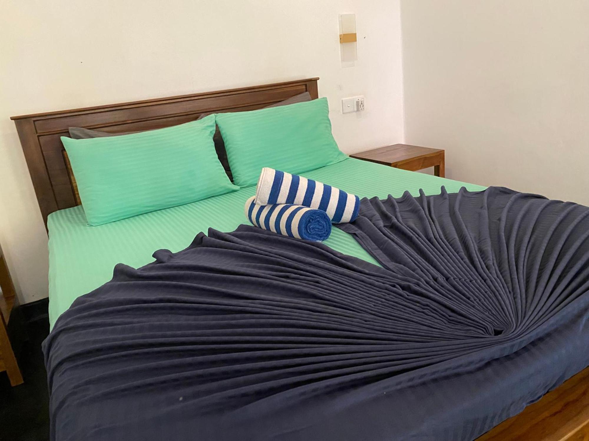 Sapphire Blue Hotell Hikkaduwa Exteriör bild